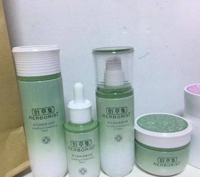 自然堂属于什么档次,属于中高档次产品