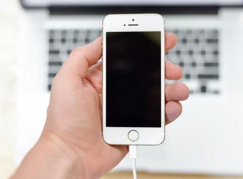 手机充电充不进去是什么原因（手机不能充电是怎么回事）