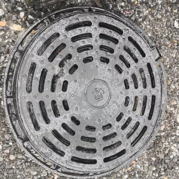 井盖为什么是圆的,为什么不能踩下去(会爆炸)