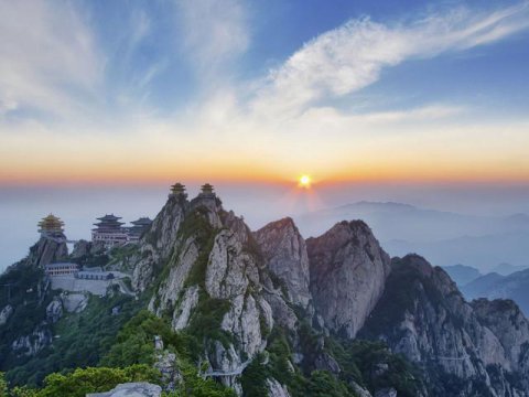 老君山风景区在哪里（老君山为什么不对外国人开放）